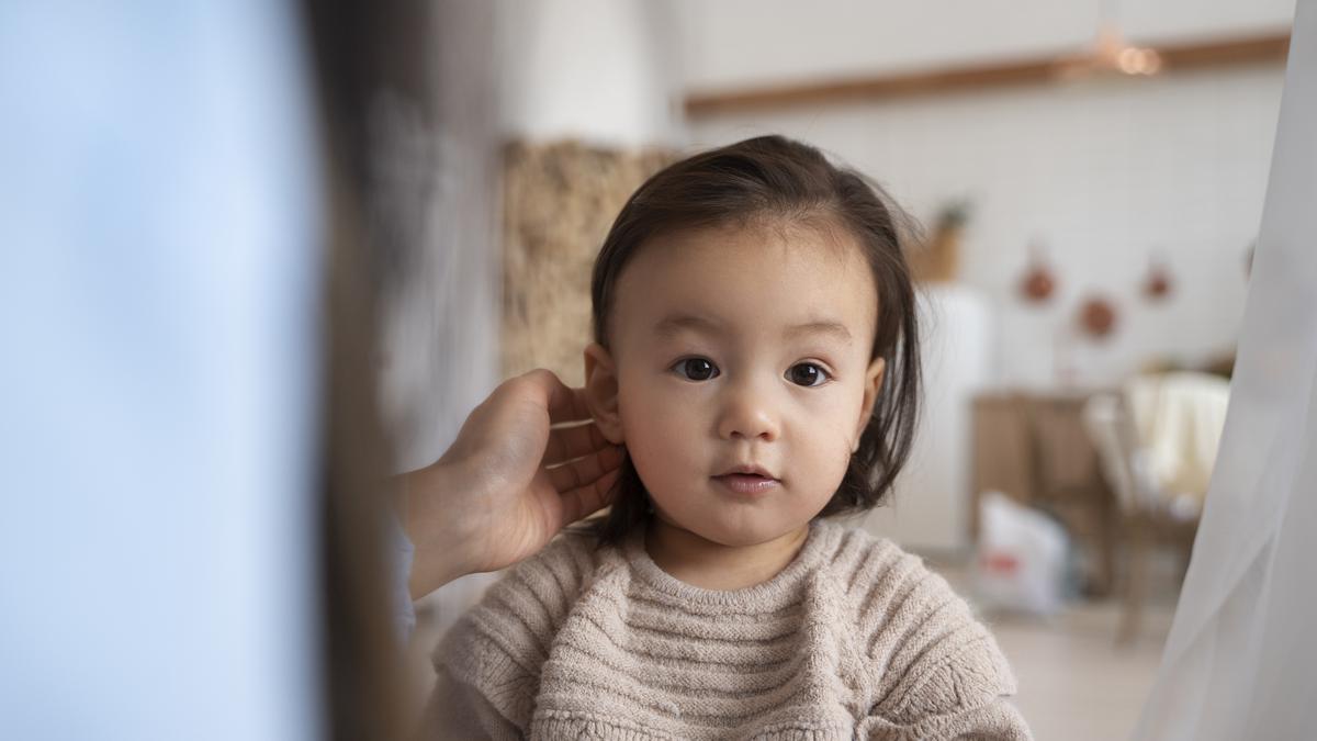 Cara Mengeluarkan Kotoran Telinga Anak tanpa Dikorek, Orang Tua Wajib Tahu