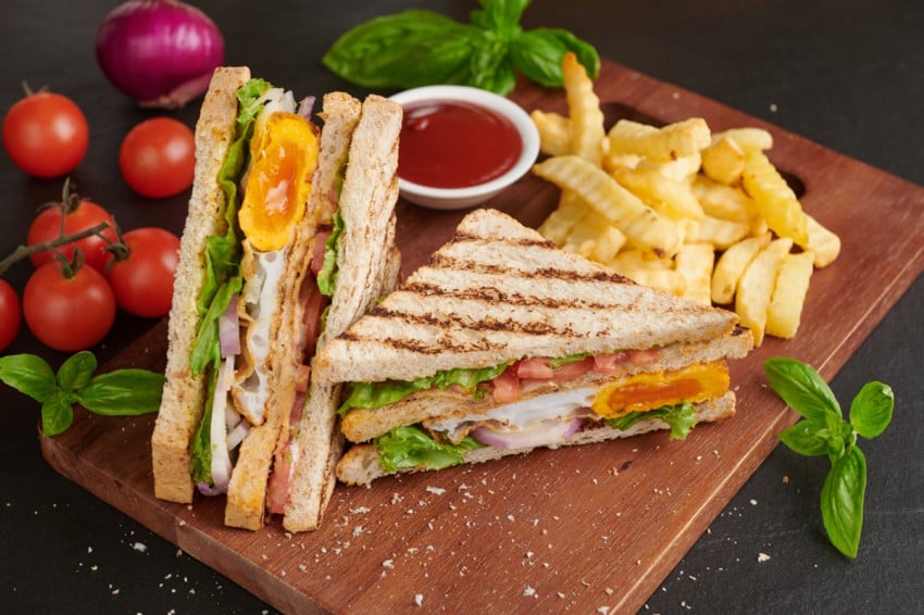 Cegah Asam Lambung, Ini 5 Makanan Paling Ideal Dibawa saat Perjalanan Jauh