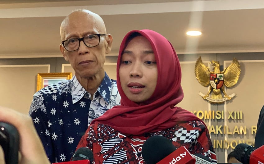 Meta Istri Arya Daru Ungkap Teror Terakhir yang Dialaminya, Ada Bunga Berjajar di Makam