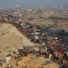 Warga Kota Gaza Panik, Militer Israel Menyerang dari 2 Arah, Pengungsi Diusir ke Selatan