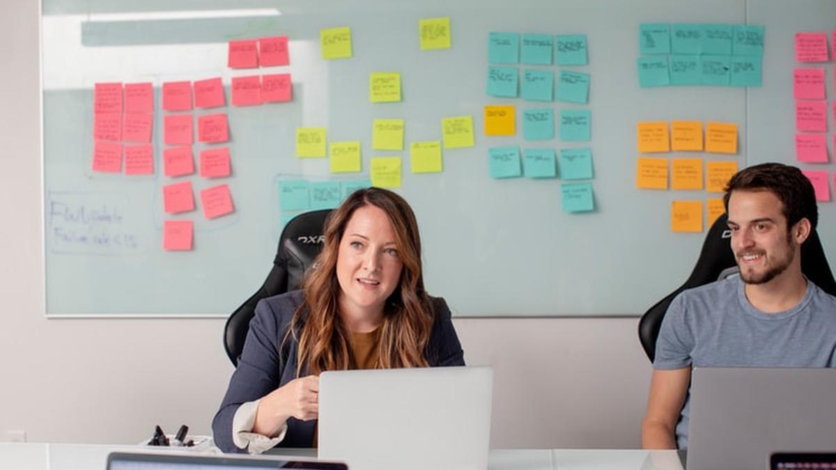 Cara Membuat Akun LinkedIn Menarik agar Profil Biasa Jadi Magnet Recruiter