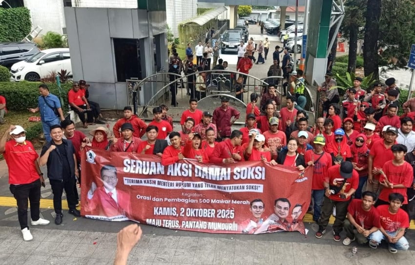 500 Mawar Merah SOKSI Bentuk Apresiasi ke Menkum Supratman