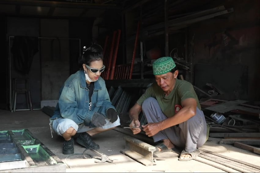 Azia Riza Jadi Tukang Las Dadakan, Tapi Malah Kabur sebelum Api Nyala!