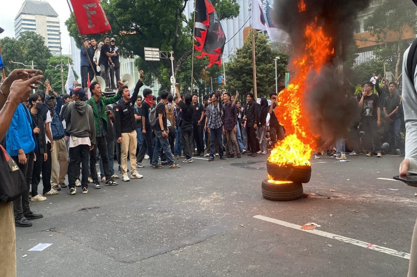 Demo BEM UI Bawa 8 Tuntutan Satu Tahun Pemerintahan Prabowo, Desak Delpedro Dibebaskan