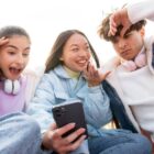 Gen Z Mendominasi Dunia Maya, Literasi Digital Jadi Kebutuhan Mendesak