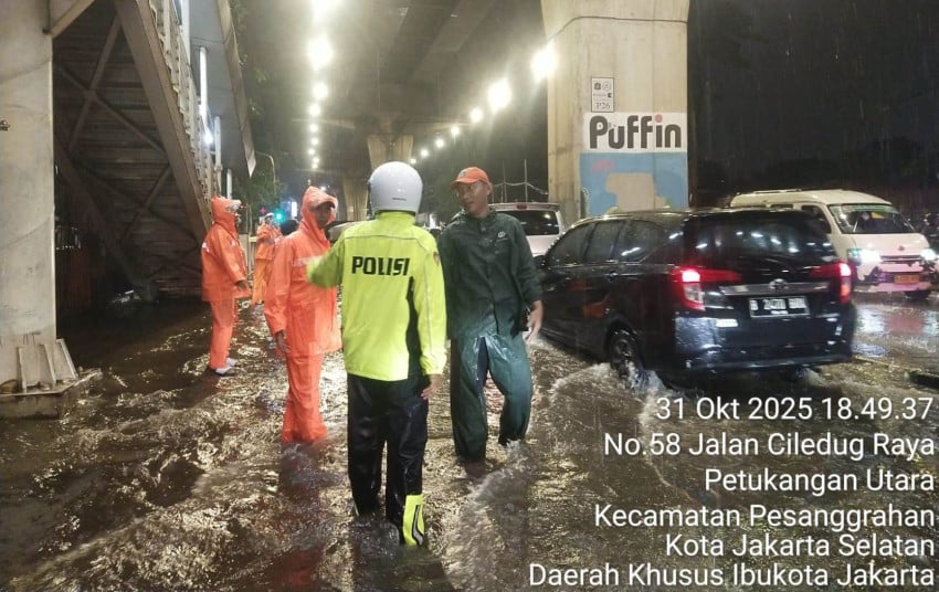 Hujan Deras di Jakarta, 4 RT dan 3 Ruas Jalan Masih Tergenang Malam Ini