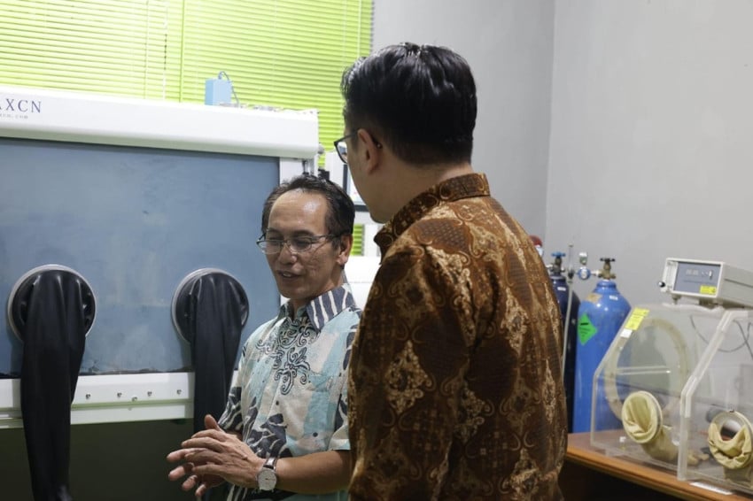 I Made Joni, Dosen Unpad Masuk 2% Ilmuwan Dunia Berkat Riset dan Paten Nanoteknologi