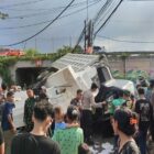 Truk Terjun dari Tol Tangerang-Merak Timpa Mobil Pikap, 5 Orang Jadi Korban