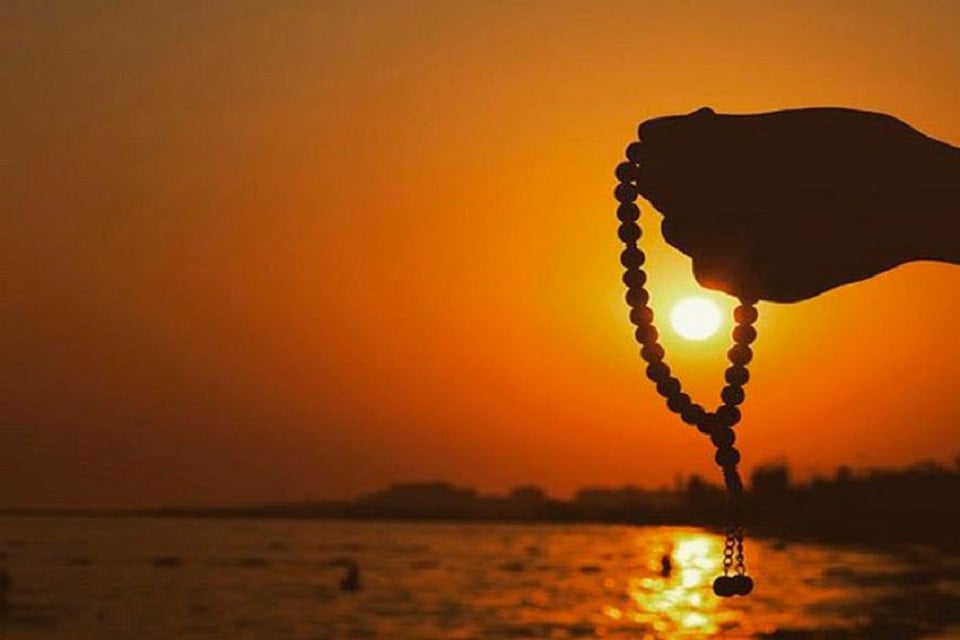 Usia Anda Sudah 40 Tahun? Ini Zikir yang Cocok!