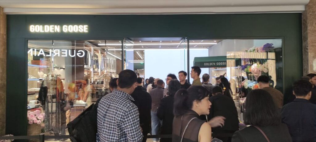 Debut di Jakarta, Golden Goose Bawa Konsep Toko Bunga ke Dunia Fashion Luxury