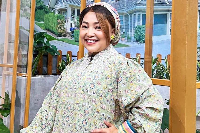 Haru, Alfatih Putra Mendiang Mpok Alpa Bawa Rapor ke Makam Sang Bunda Setelah Naik Kelas
